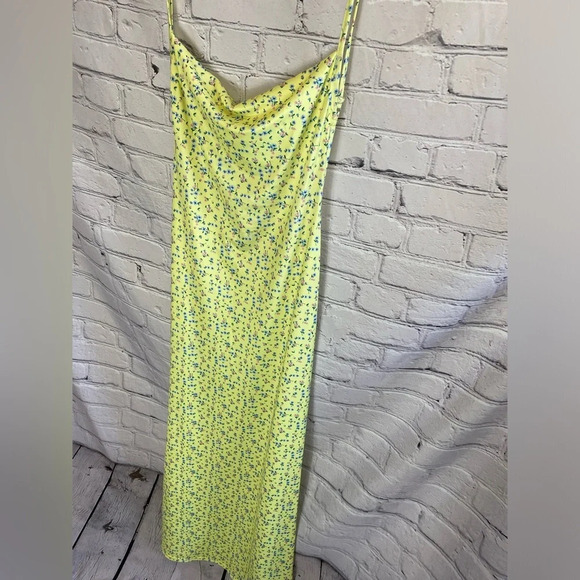 5/$20 Women’s No Brand Floral Backless Dress Medium - Picture 2 of 7
